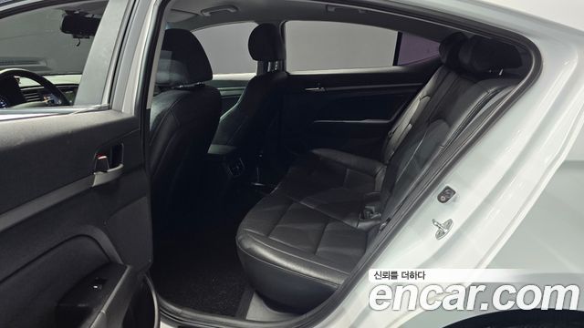 Hyundai Avante (AD) 1.6 GDI Smart 2017 — фото 12