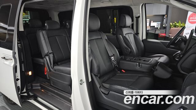 Hyundai Staria 4WD Camper Prestige Camper 11Seater 2023 — фото 11