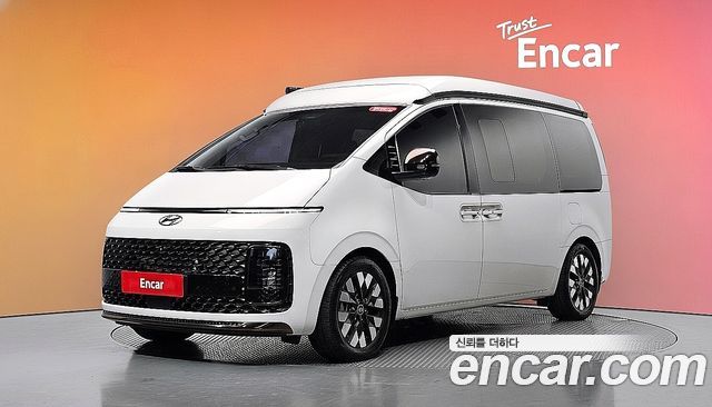 Hyundai Staria 4WD Camper Prestige Camper 11Seater 2023 — фото 1