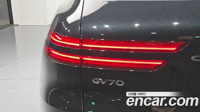 Genesis GV70 2.5T Gasoline 2WD 2023 — фото 23