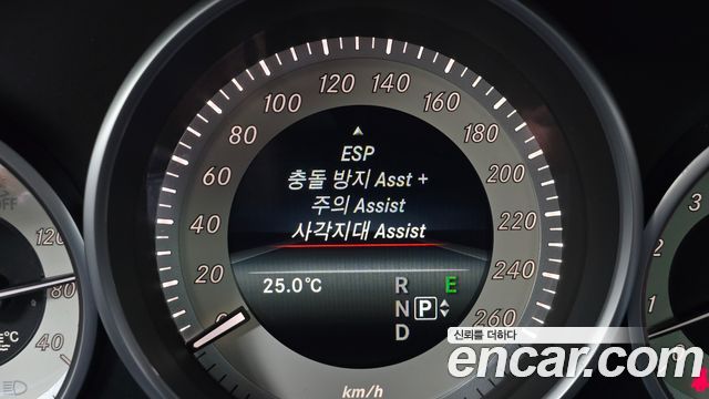 Mercedes-Benz E-Class (W212) E300 4MATIC Avantgarde 2016 — фото 15