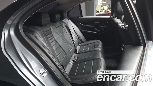 Mercedes-Benz E-Class (W213) E300 4MATIC AV Intelligent Drive 2017 — фото 12