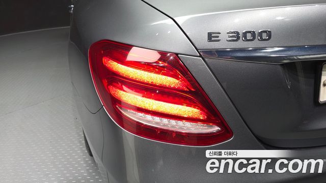 Mercedes-Benz E-Class (W213) E300 4MATIC AV Intelligent Drive 2017 — фото 23