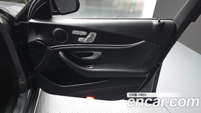 Mercedes-Benz E-Class (W213) E300 4MATIC AV Intelligent Drive 2017 — фото 24