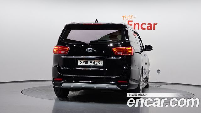 Kia Carnival 9-Seater Noblesse Special 2019 — фото 4