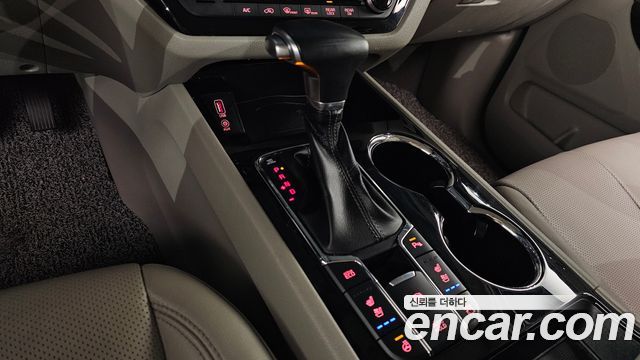 Kia Carnival 9-Seater Noblesse Special 2019 — фото 9