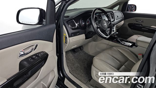 Kia Carnival 9-Seater Noblesse Special 2019 — фото 10
