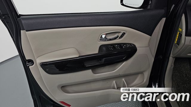 Kia Carnival 9-Seater Noblesse Special 2019 — фото 24