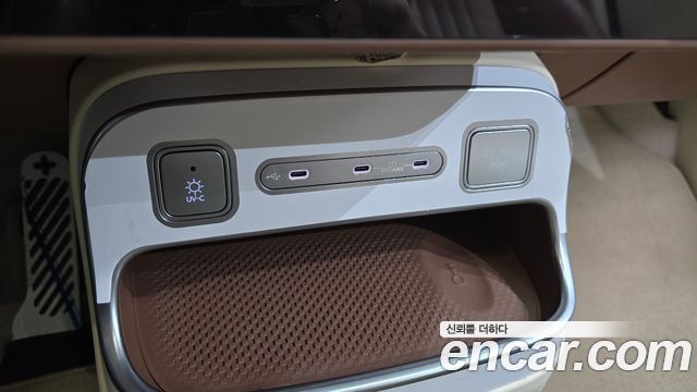 Hyundai Ioniq 9 Performance Type AWD 6-Seater Calligraphy 2025 — фото 13