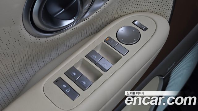 Hyundai Ioniq 9 Performance Type AWD 6-Seater Calligraphy 2025 — фото 30