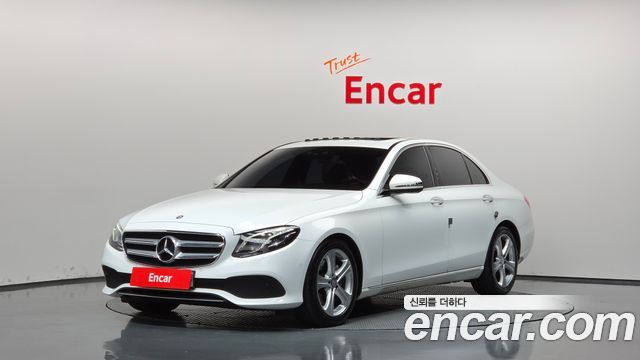 Mercedes-Benz E-Class (W213) E220d Avantgarde 2017 — фото 1