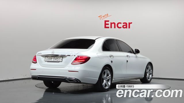 Mercedes-Benz E-Class (W213) E220d Avantgarde 2017 — фото 2