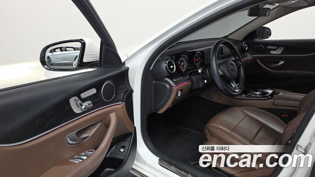 Mercedes-Benz E-Class (W213) E220d Avantgarde 2017 — фото 10
