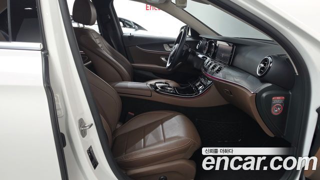 Mercedes-Benz E-Class (W213) E220d Avantgarde 2017 — фото 11
