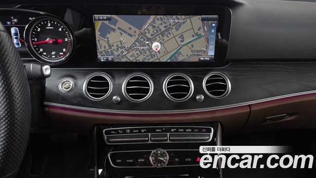 Mercedes-Benz E-Class (W213) E220d Avantgarde 2017 — фото 13