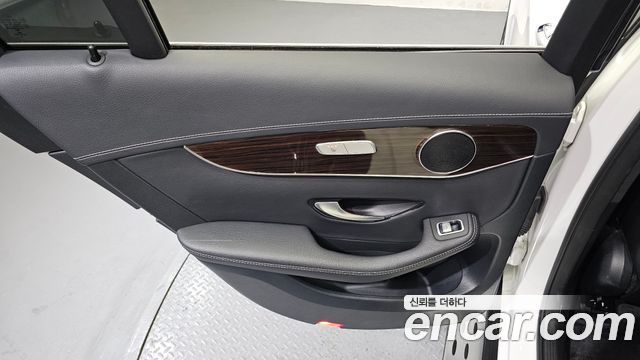 Mercedes-Benz GLC-Class (X253) GLC300 4MATIC 2020 — фото 25