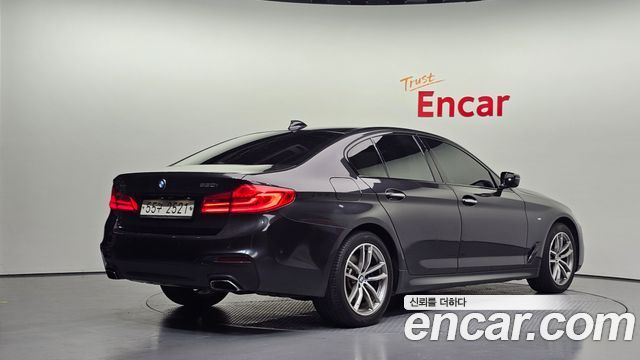 BMW 5 Series (G30) 530i xDrive M Sport Package Plus 2017 — фото 2