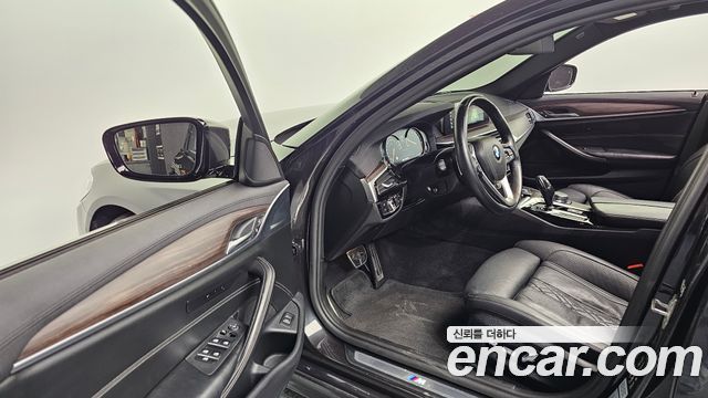 BMW 5 Series (G30) 530i xDrive M Sport Package Plus 2017 — фото 10
