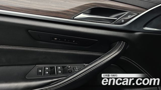 BMW 5 Series (G30) 530i xDrive M Sport Package Plus 2017 — фото 12
