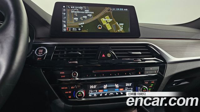 BMW 5 Series (G30) 530i xDrive M Sport Package Plus 2017 — фото 15