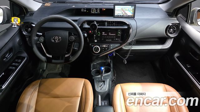 Toyota Prius C 1.5 2019 — фото 7