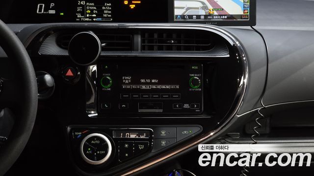 Toyota Prius C 1.5 2019 — фото 14