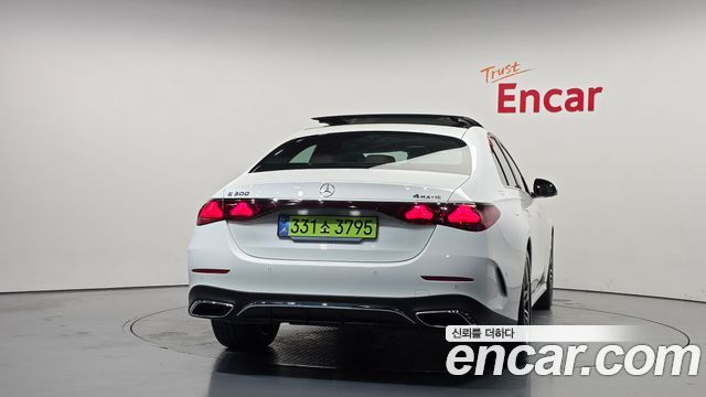 Mercedes-Benz E-Class (W214) E300 4MATIC AMG Line 2026 — фото 4