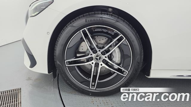 Mercedes-Benz E-Class (W214) E300 4MATIC AMG Line 2026 — фото 5
