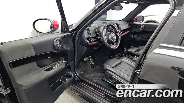 MINI Cooper S Countryman JCW Launch Pack 2nd Gen 2023 — фото 10