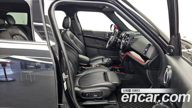 MINI Cooper S Countryman JCW Launch Pack 2nd Gen 2023 — фото 11