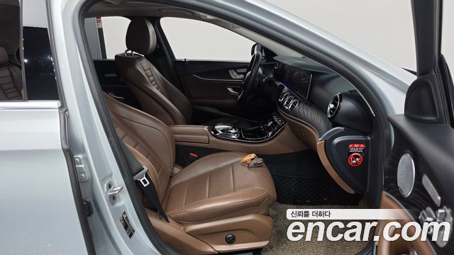 Mercedes-Benz E-Class (W213) E300 4MATIC Avnatgarde 2019 — фото 11