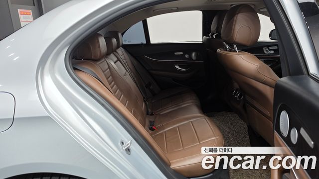 Mercedes-Benz E-Class (W213) E300 4MATIC Avnatgarde 2019 — фото 12