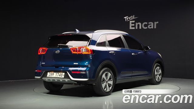Kia Niro Prestige 2018 — фото 2