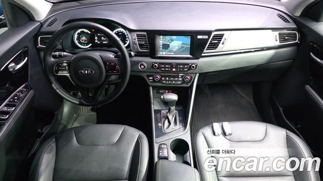 Kia Niro Prestige 2018 — фото 7