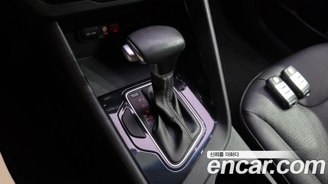Kia Niro Prestige 2018 — фото 9