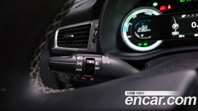 Kia Niro Prestige 2018 — фото 21