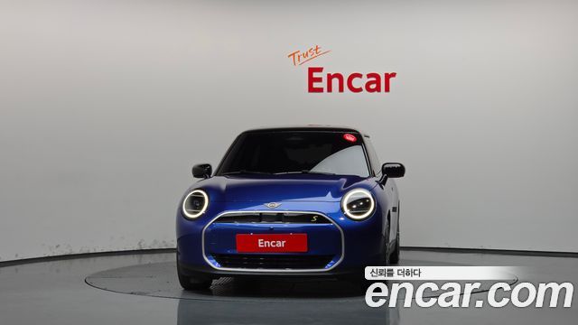 MINI Cooper Electric (IV) SE Favoured 2024 — фото 3