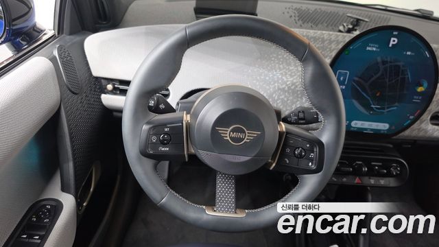 MINI Cooper Electric (IV) SE Favoured 2024 — фото 12
