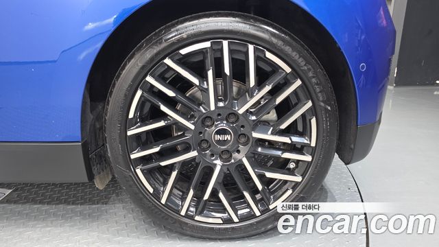 MINI Cooper Electric (IV) SE Favoured 2024 — фото 21