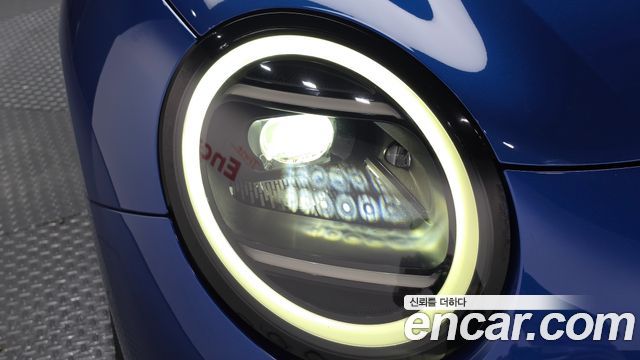 MINI Cooper Electric (IV) SE Favoured 2024 — фото 22