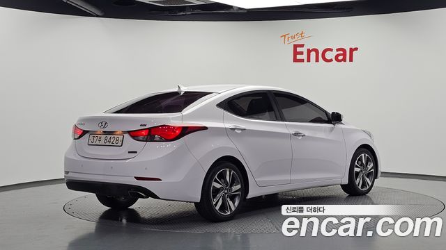 Hyundai Avante 1.6 GDi 10 Million Limited Standard 2015 — фото 2