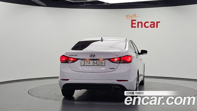 Hyundai Avante 1.6 GDi 10 Million Limited Standard 2015 — фото 4