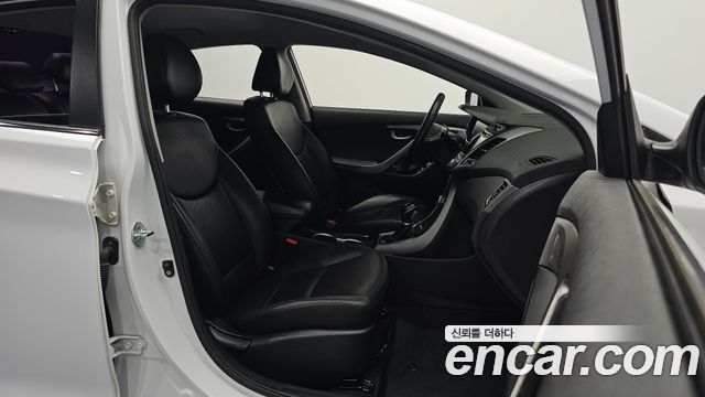 Hyundai Avante 1.6 GDi 10 Million Limited Standard 2015 — фото 10