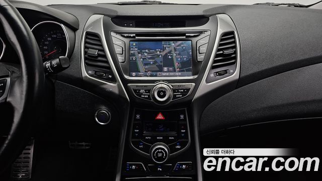 Hyundai Avante 1.6 GDi 10 Million Limited Standard 2015 — фото 14