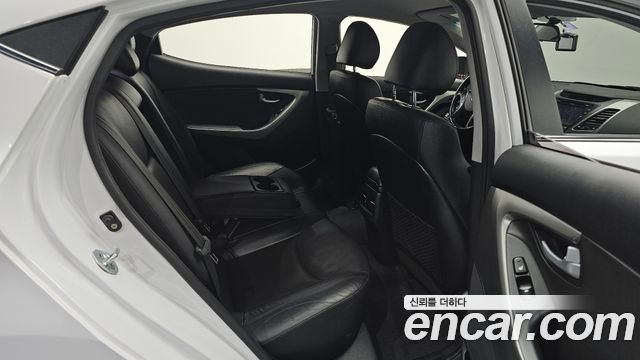 Hyundai Avante 1.6 GDi 10 Million Limited Standard 2015 — фото 26