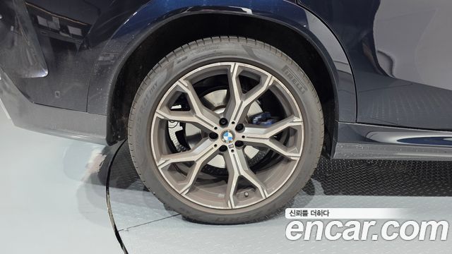 BMW X6 (G06) xDrive40i M Sport 2023 — фото 5