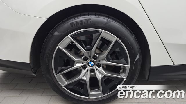 BMW 5 Series (G60) 520i 2024 — фото 5