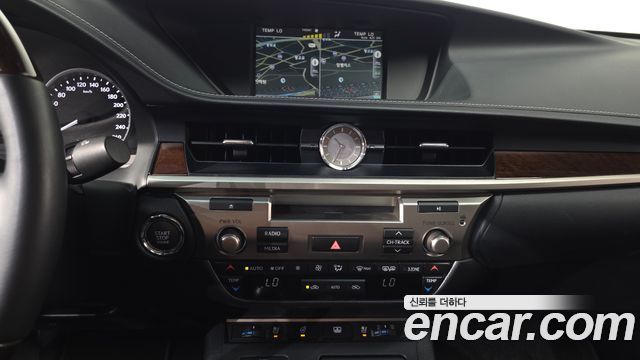 Lexus ES350 Supreme XV60 2014 — фото 13