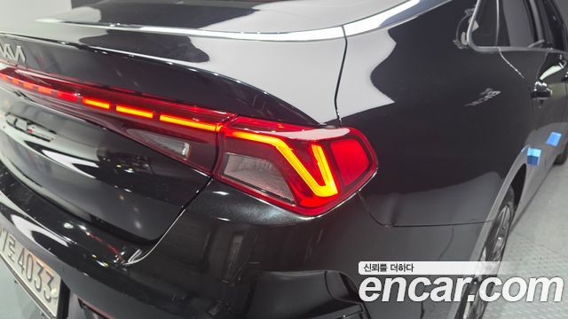 Kia K5 (III) 2.0 Signature 2023 — фото 23