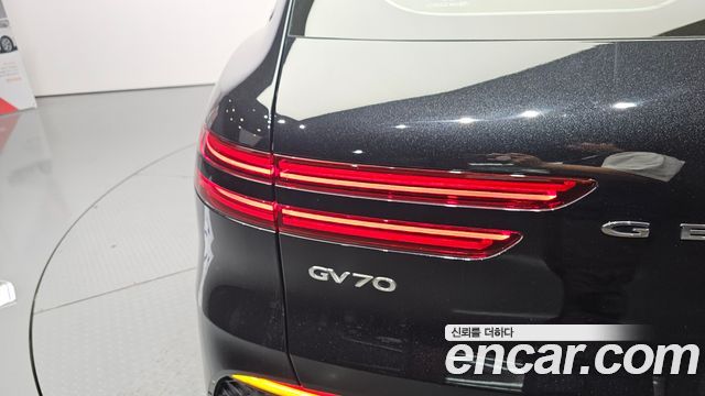 Genesis GV70 2.5T Gasoline AWD 2023 — фото 23